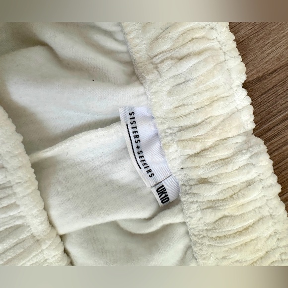 Sisters and Seekers Terminal 2 Sweatsuit - Picture 6 of 6